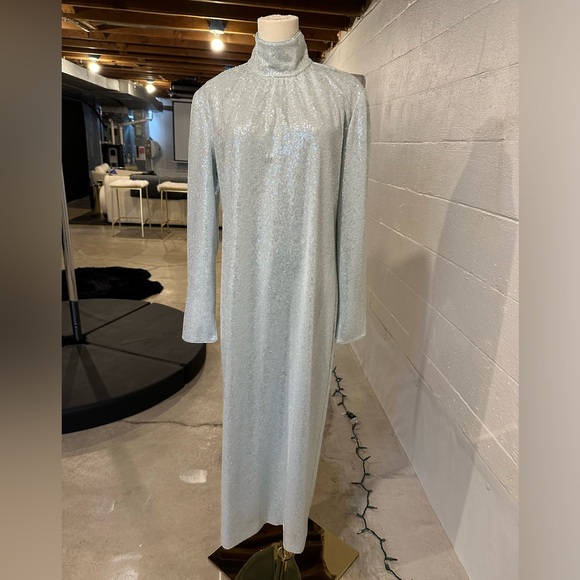 16Arlington Vida Sequined Crepe Midi Dress - Picture 1 of 9